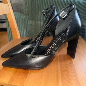Calvin Klein Pumps